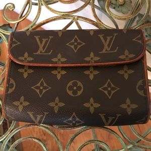 ❤️ Authentic Louis Vuitton Florentine Bum Bag